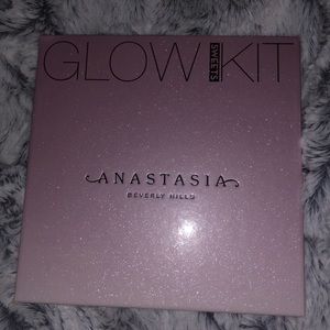 Anastasia Beverly Hills Sweets Glow Kit